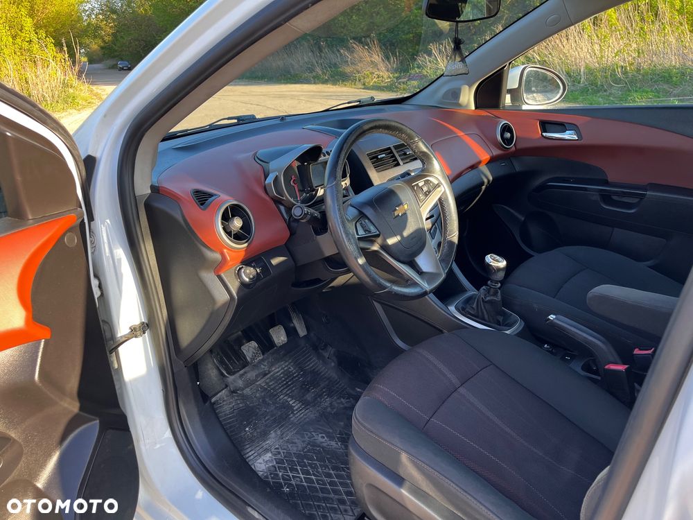 Chevrolet Aveo - 10