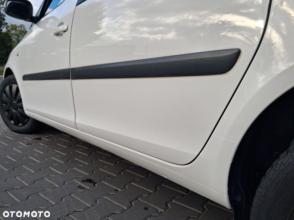 Skoda Roomster 2008 photo 4