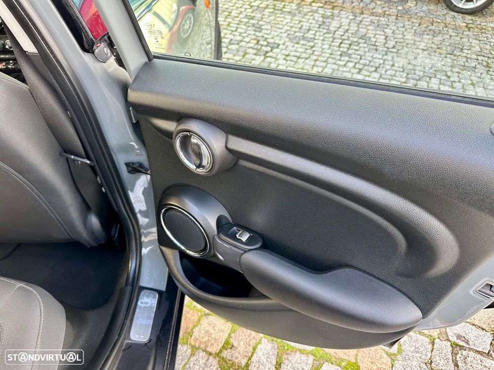 MINI 5 Portas One D - 33