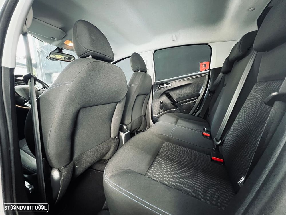 Peugeot 208 1.6 BlueHDi Style - 30