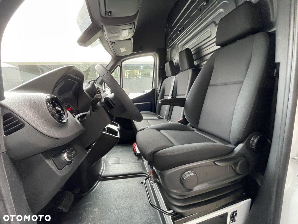 Mercedes-Benz Sprinter - 9