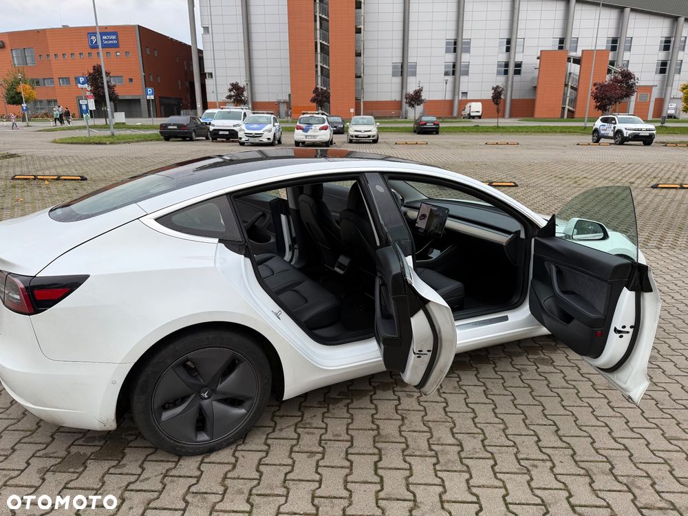 Tesla Model 3 Standard Range Plus - 12