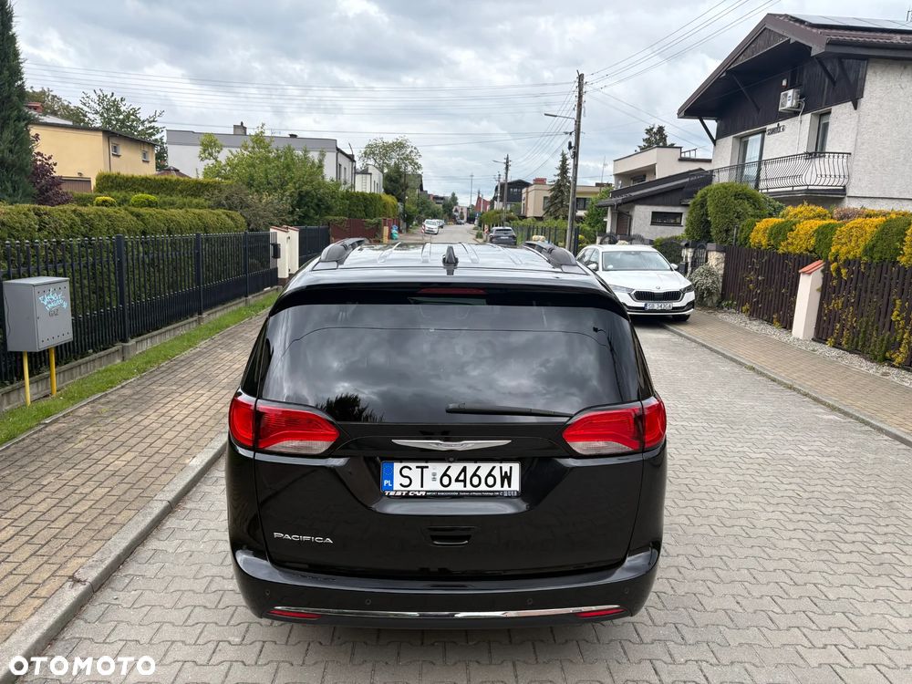 Chrysler Pacifica - 6