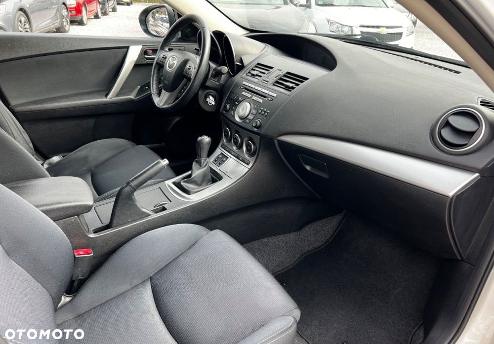 Mazda 3 - 8