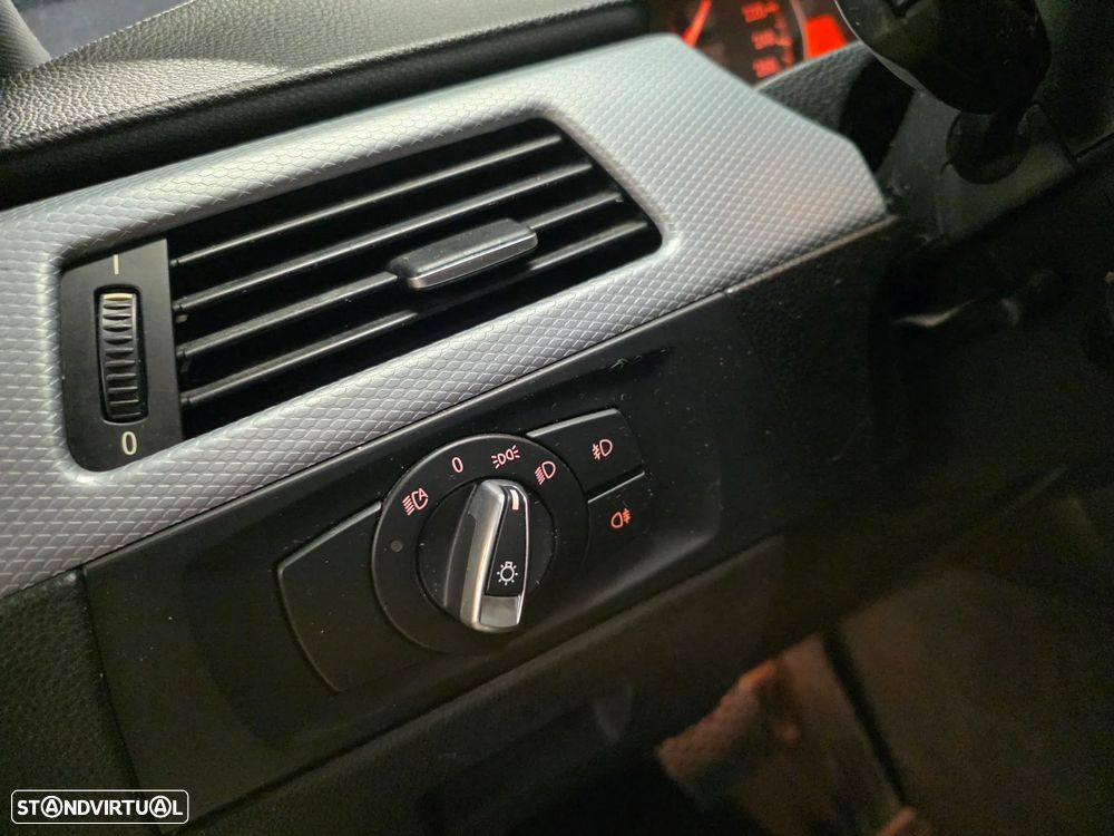 BMW 320 d Navigation Auto - 16