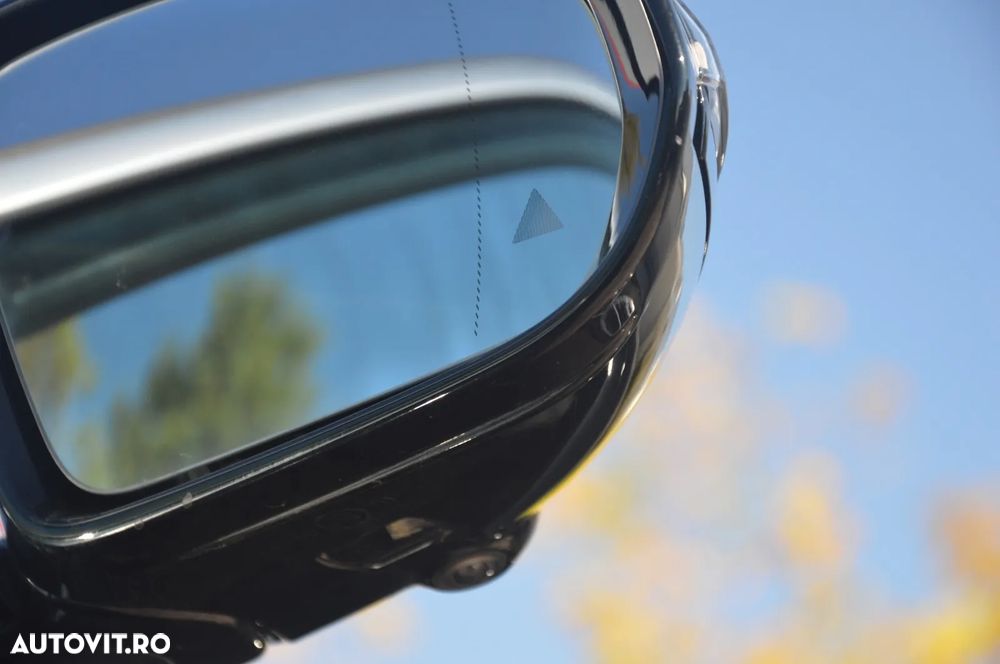 Mercedes-Benz E 300 d 4Matic T 9G-TRONIC Avantgarde - 17