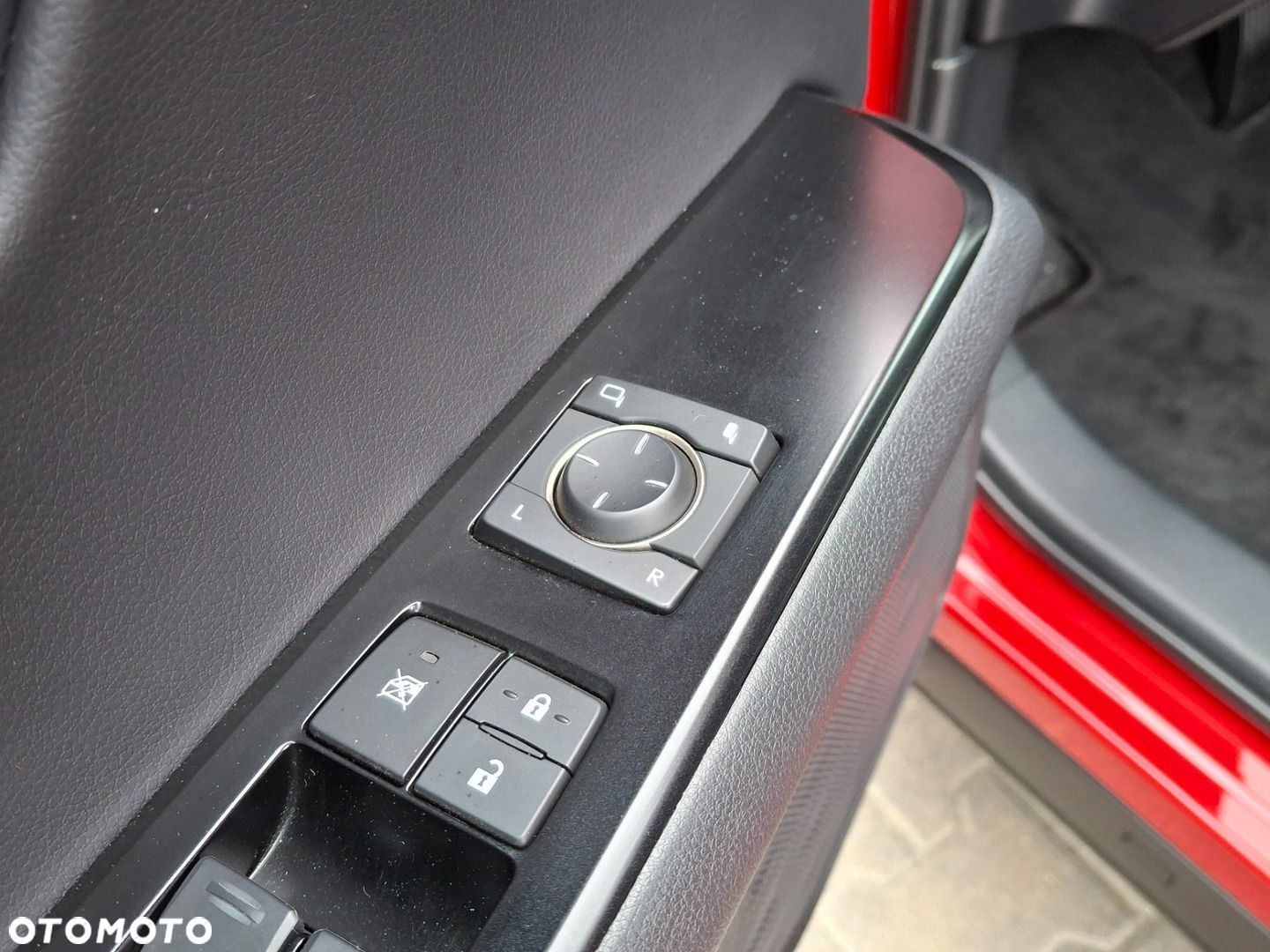 Lexus UX - 10