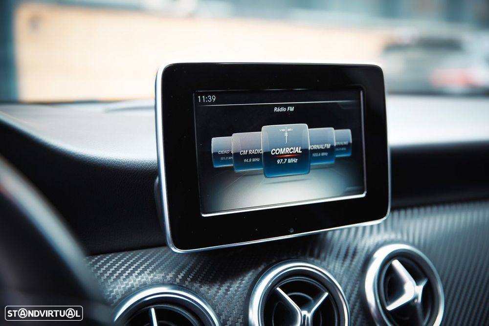 Mercedes-Benz A 180 d 7G-DCT AMG Line - 18
