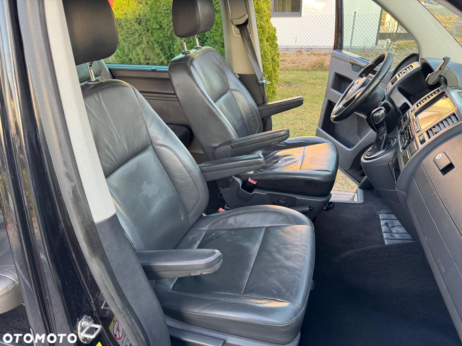 Volkswagen Caravelle - 7