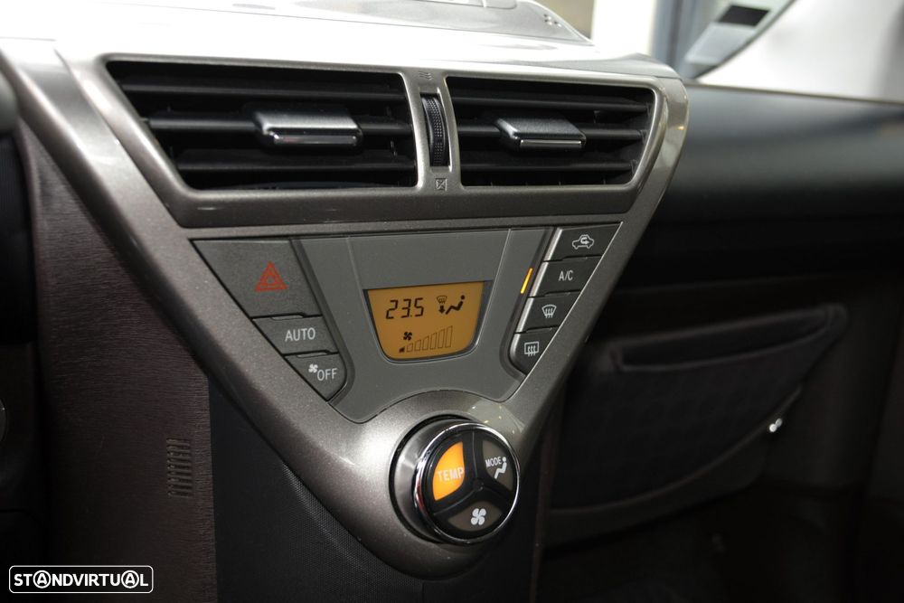 Toyota iQ 1.0 VVT-i Essential+AC - 43