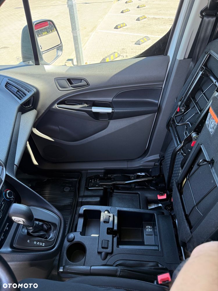 Ford Transit Connect - 13