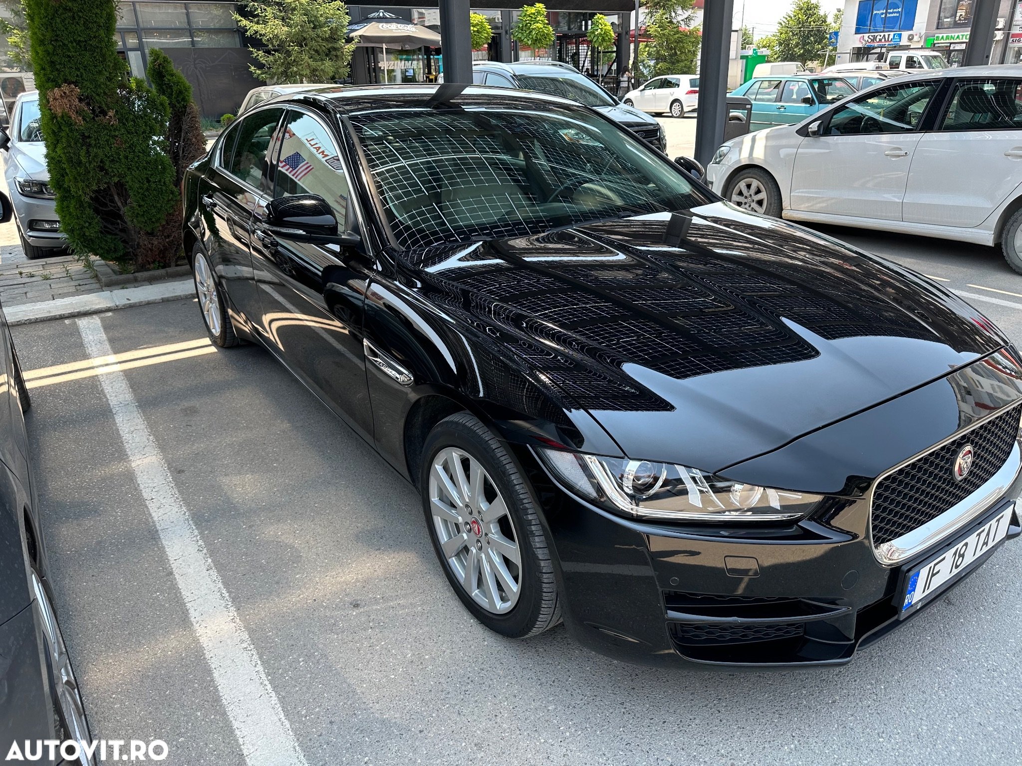 Jaguar XE - 2