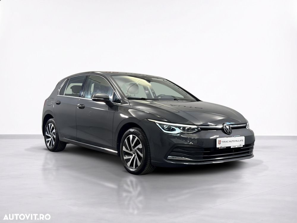 Volkswagen Golf - 8