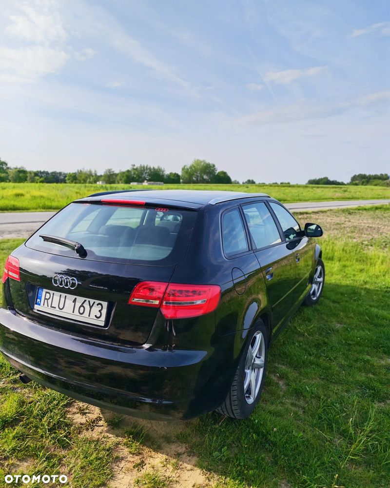 Audi A3 Sportback 1.6 Ambiente - 4