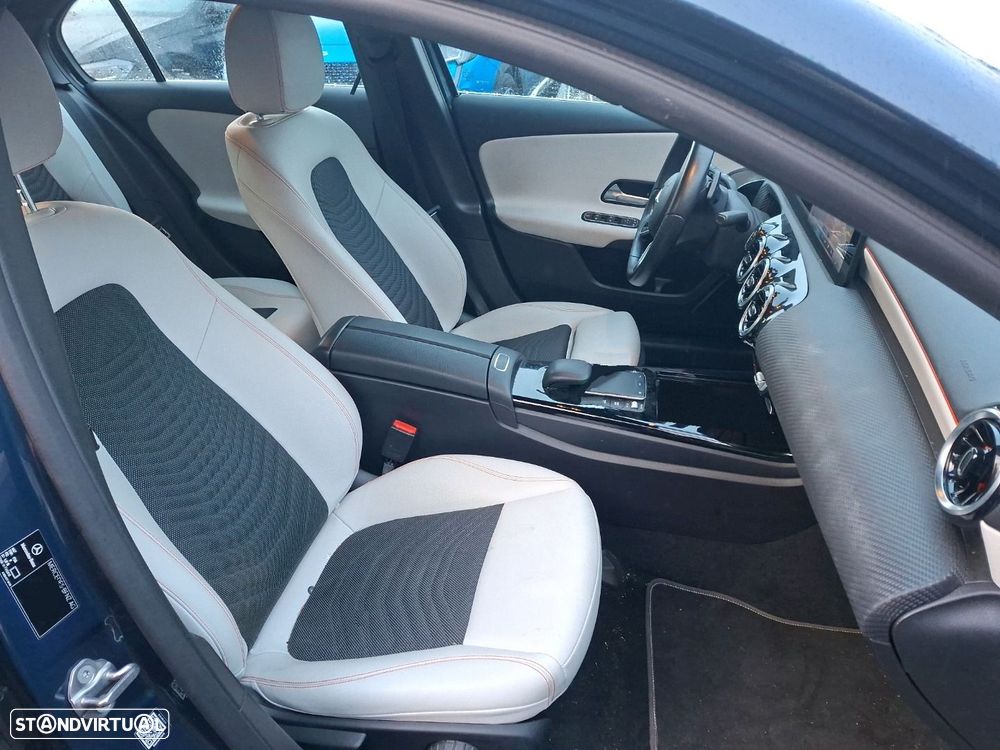 Mercedes-Benz A 250 e - 4