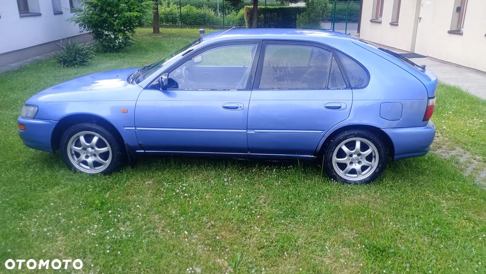 Toyota Corolla - 4