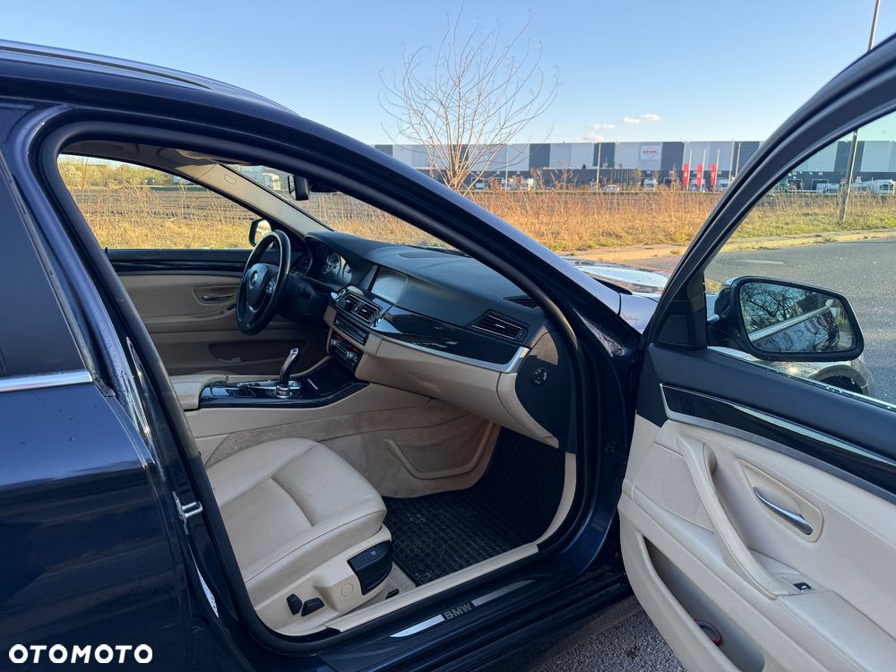 BMW Seria 5 520i - 8