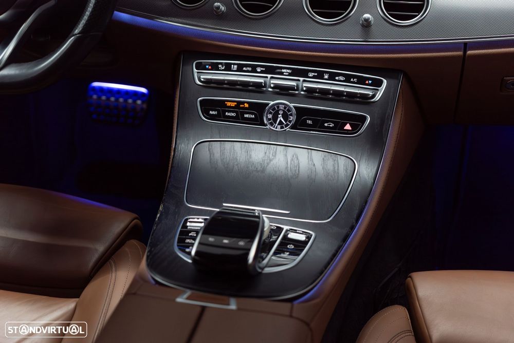 Mercedes-Benz E 300 de AMG Line - 15