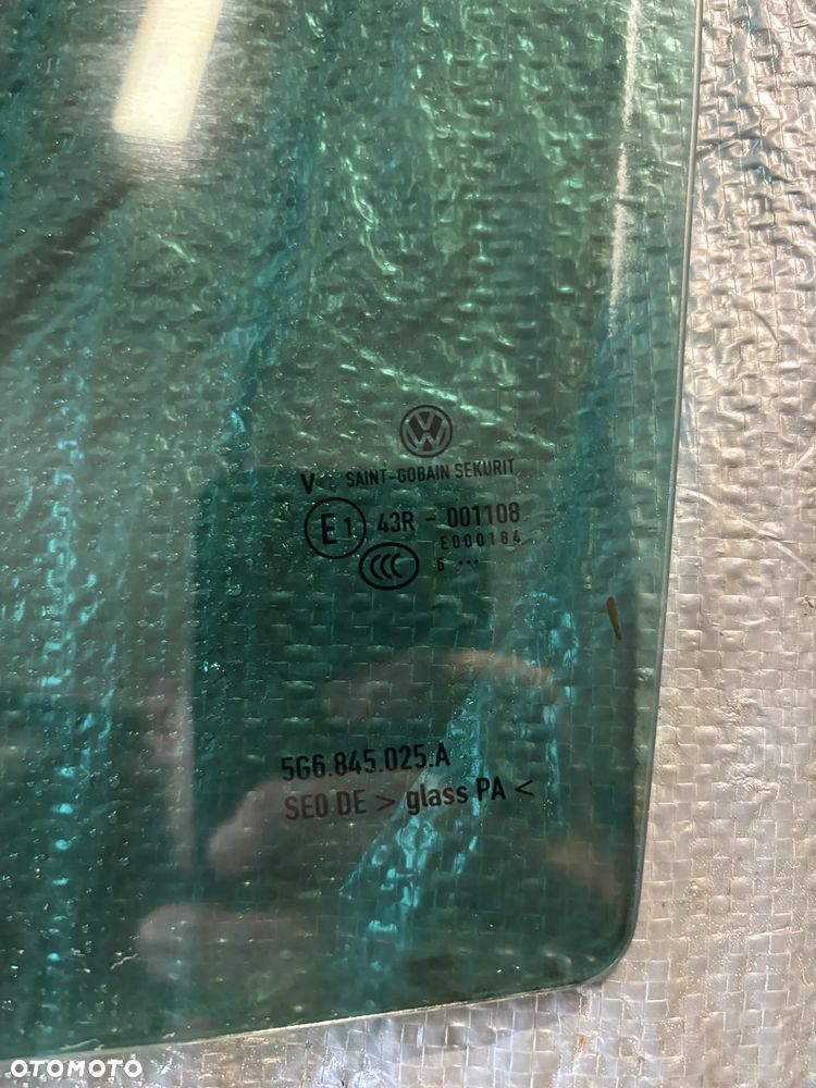 VW Golf VII szyba drzwi lewy tył 5G6845025A - 2