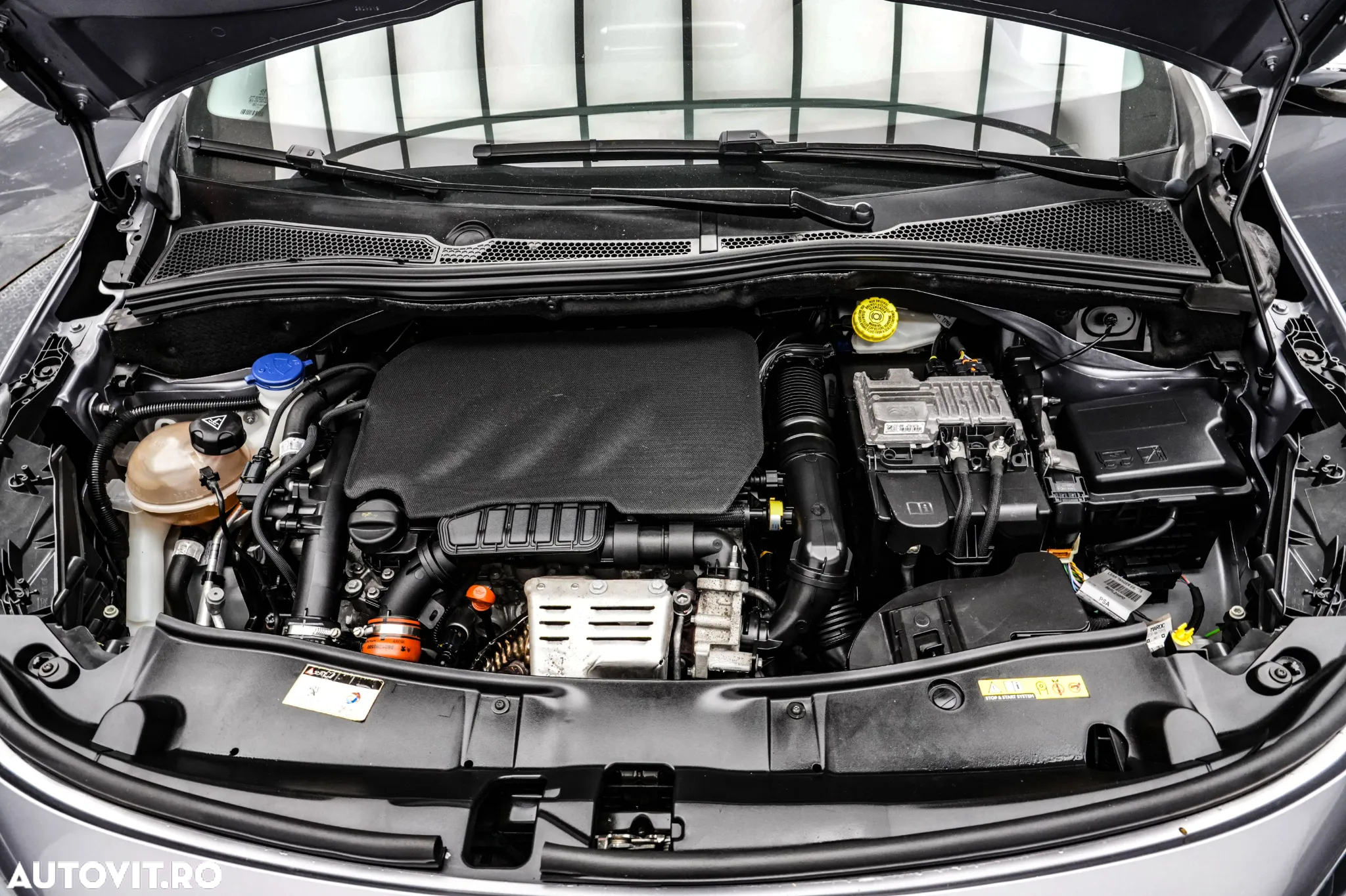 Peugeot 2008 1.2 PureTech Turbo EAT6 S&S Allure - 26