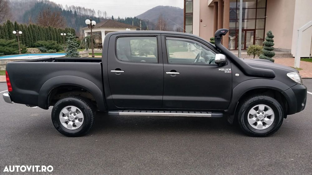 Toyota Hilux - 3