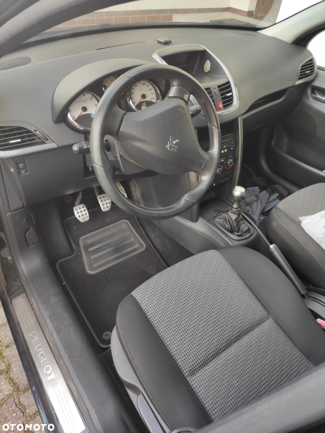 Peugeot 207 - 6
