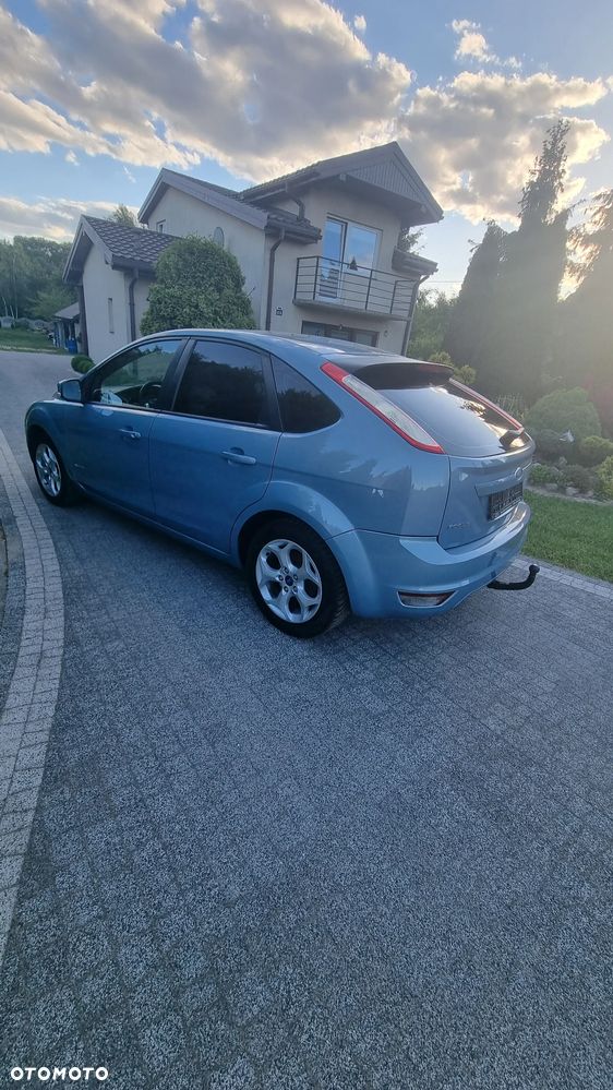 Ford Focus 1.4 Ambiente - 4
