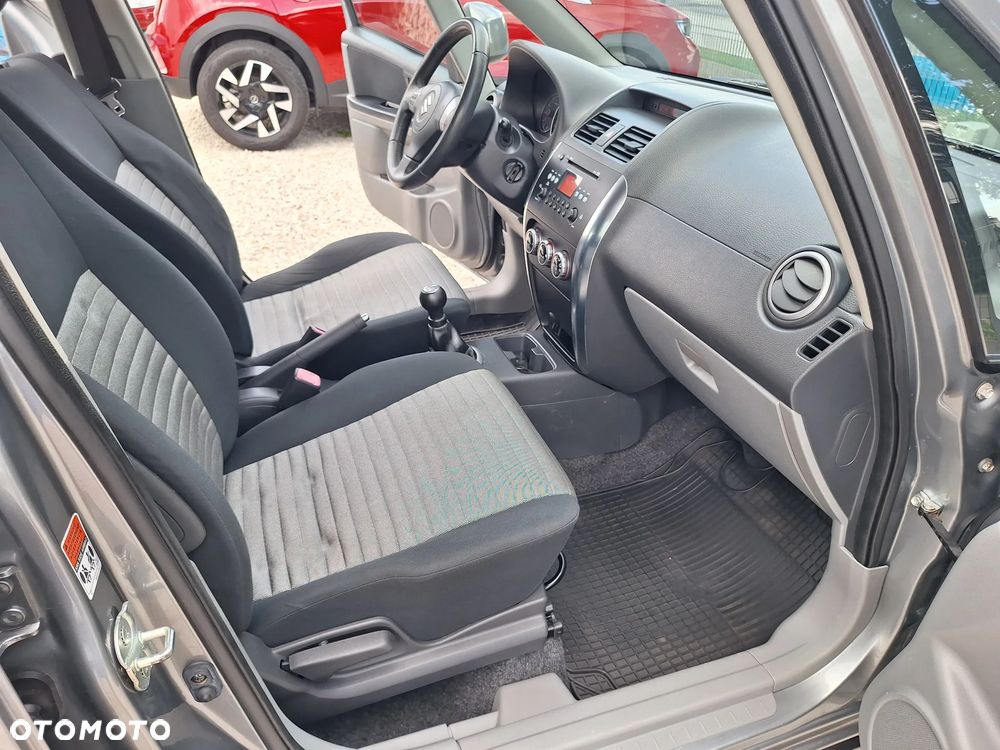 Suzuki SX4 1.6 VVT 4x4 Comfort - 23