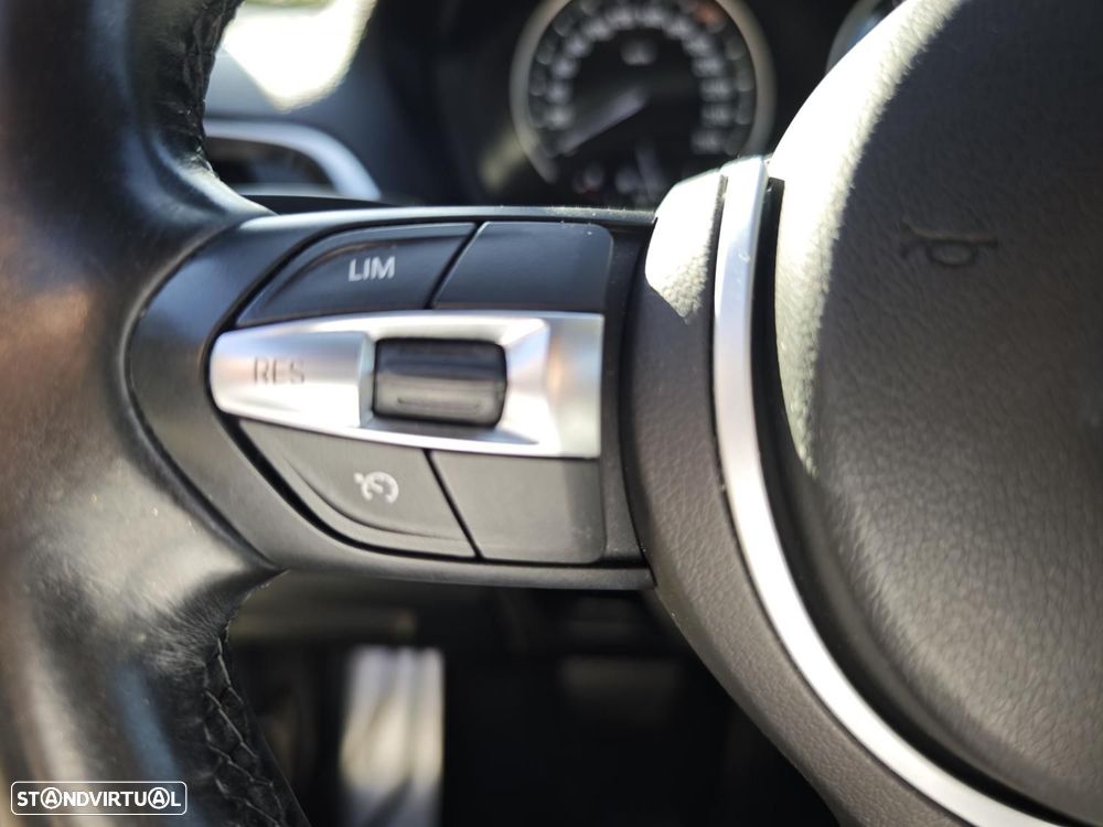 BMW 116 d Pack Desportivo M Auto - 30
