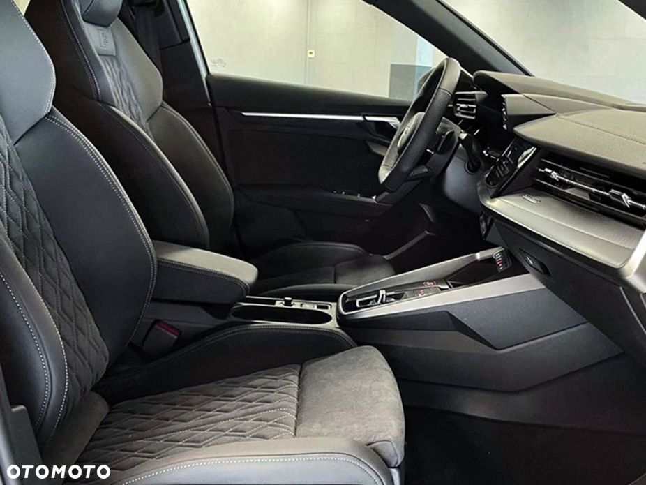 Audi A3 Limousine 35 TFSI mHEV S Line S tronic - 17