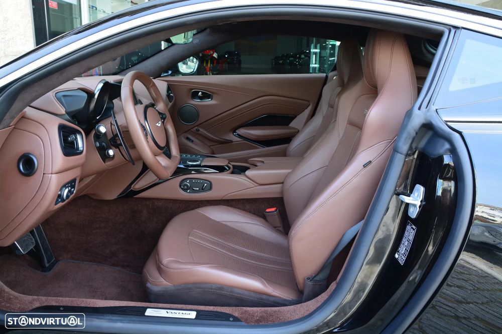 Aston Martin Vantage Coupe V8 - 41