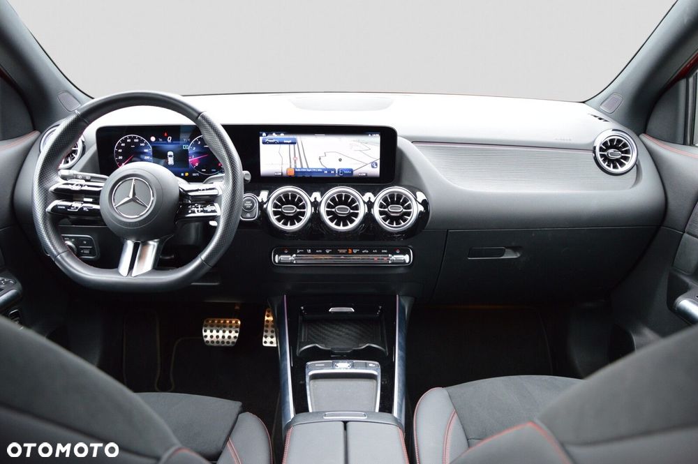 Mercedes-Benz GLA - 23