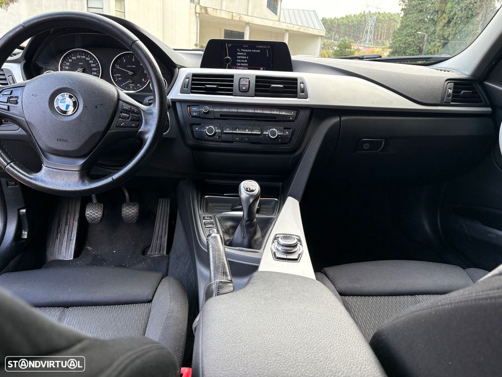 BMW 318 d Touring Edition Luxury Line Purity - 12