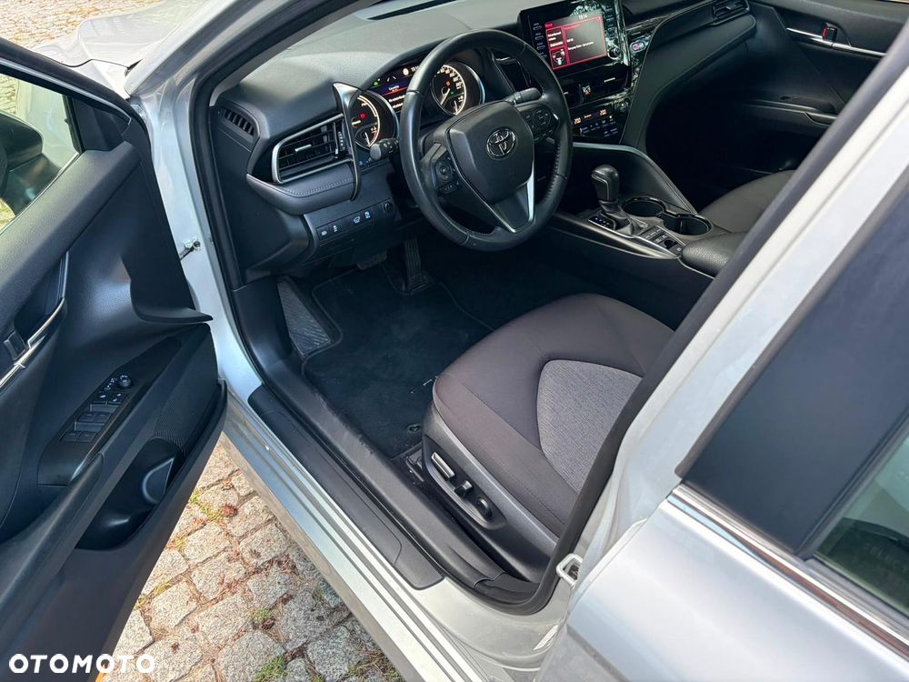 Toyota Camry 2.5 Hybrid Comfort CVT - 22