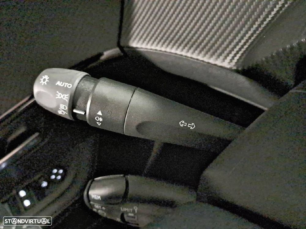 Peugeot 208 1.2 Hybrid Allure e-DCS6 - 14