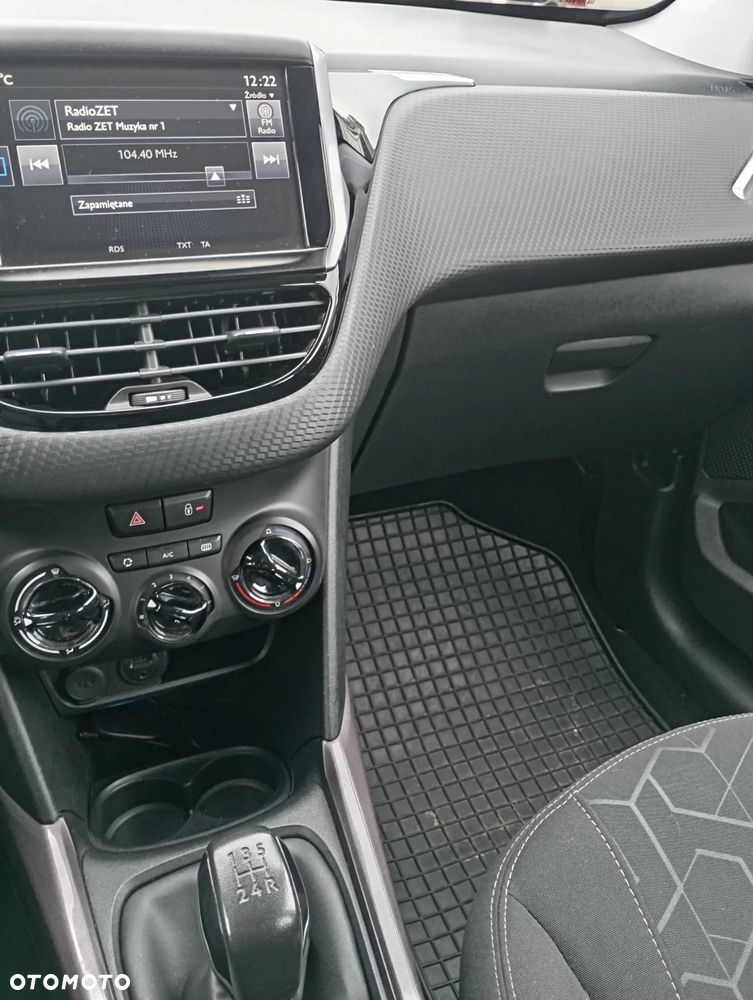 Peugeot 2008 PureTech 82 Urban Move - 2