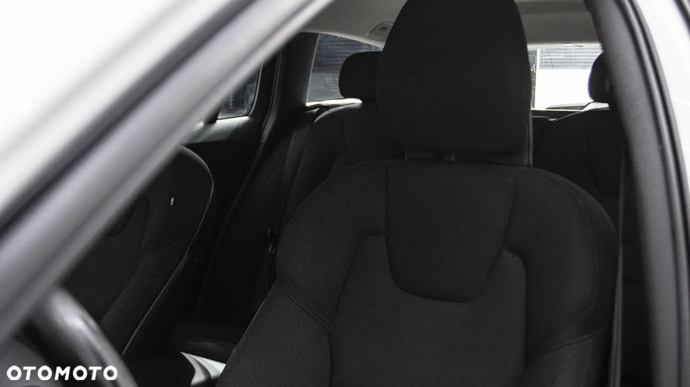 Volvo V60 B3 B Momentum Core - 13