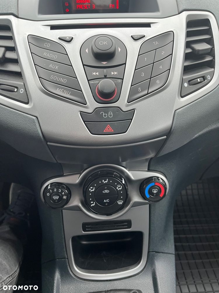 Ford Fiesta 1.25 Viva - 8