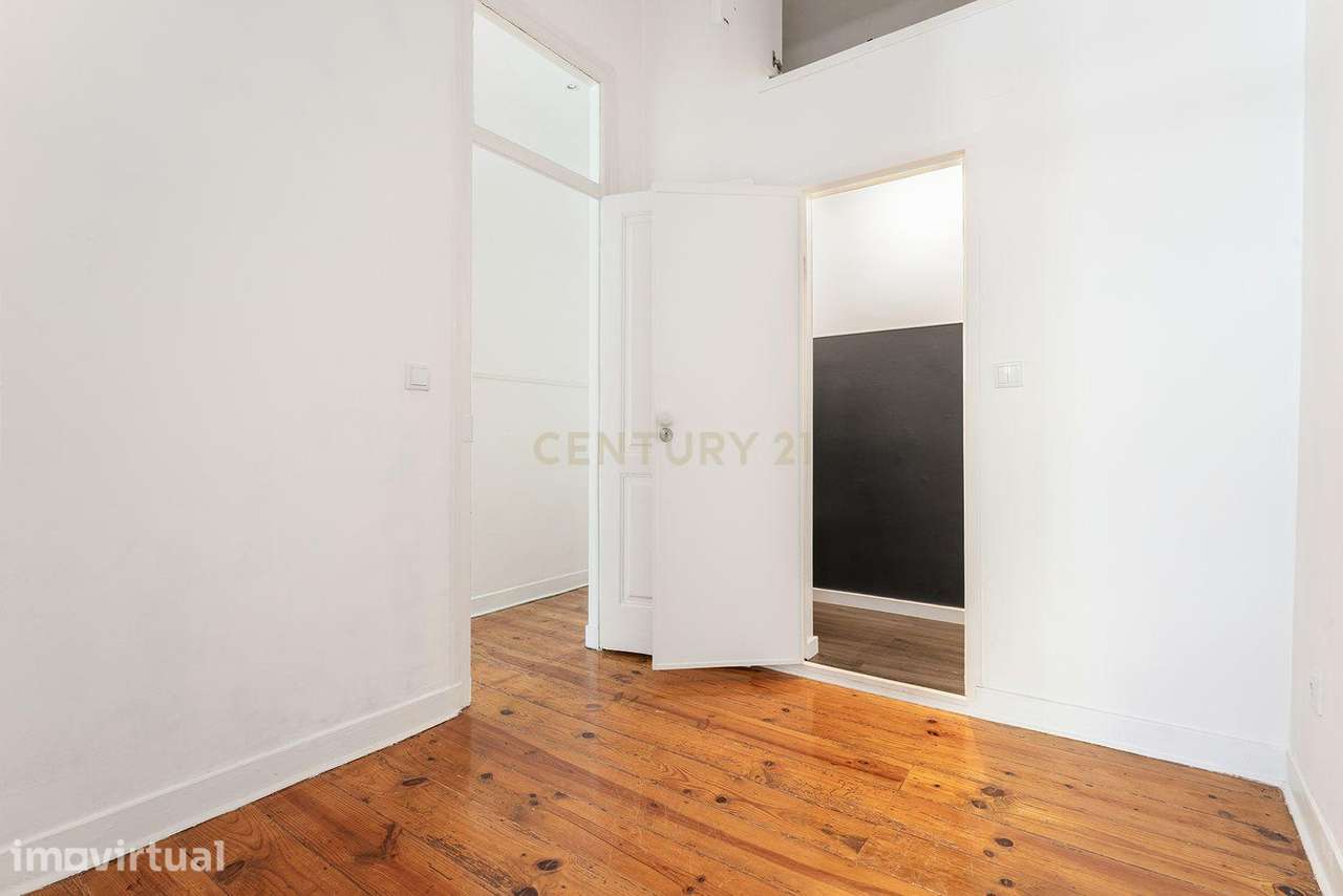 T2 Renovado para Arrendamento — Rua das Trinas, Lisboa - Grande imagem: 5/16