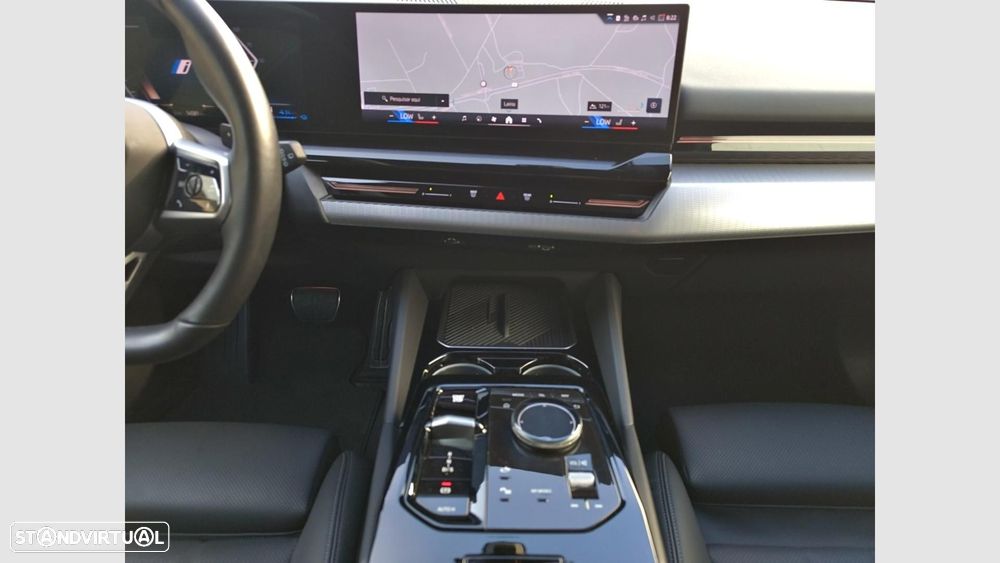 BMW 530 e Pack Desportivo M - 13