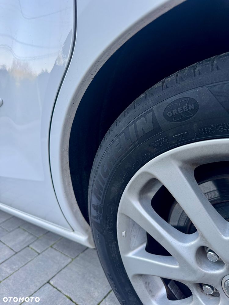 Mazda 5 - 18