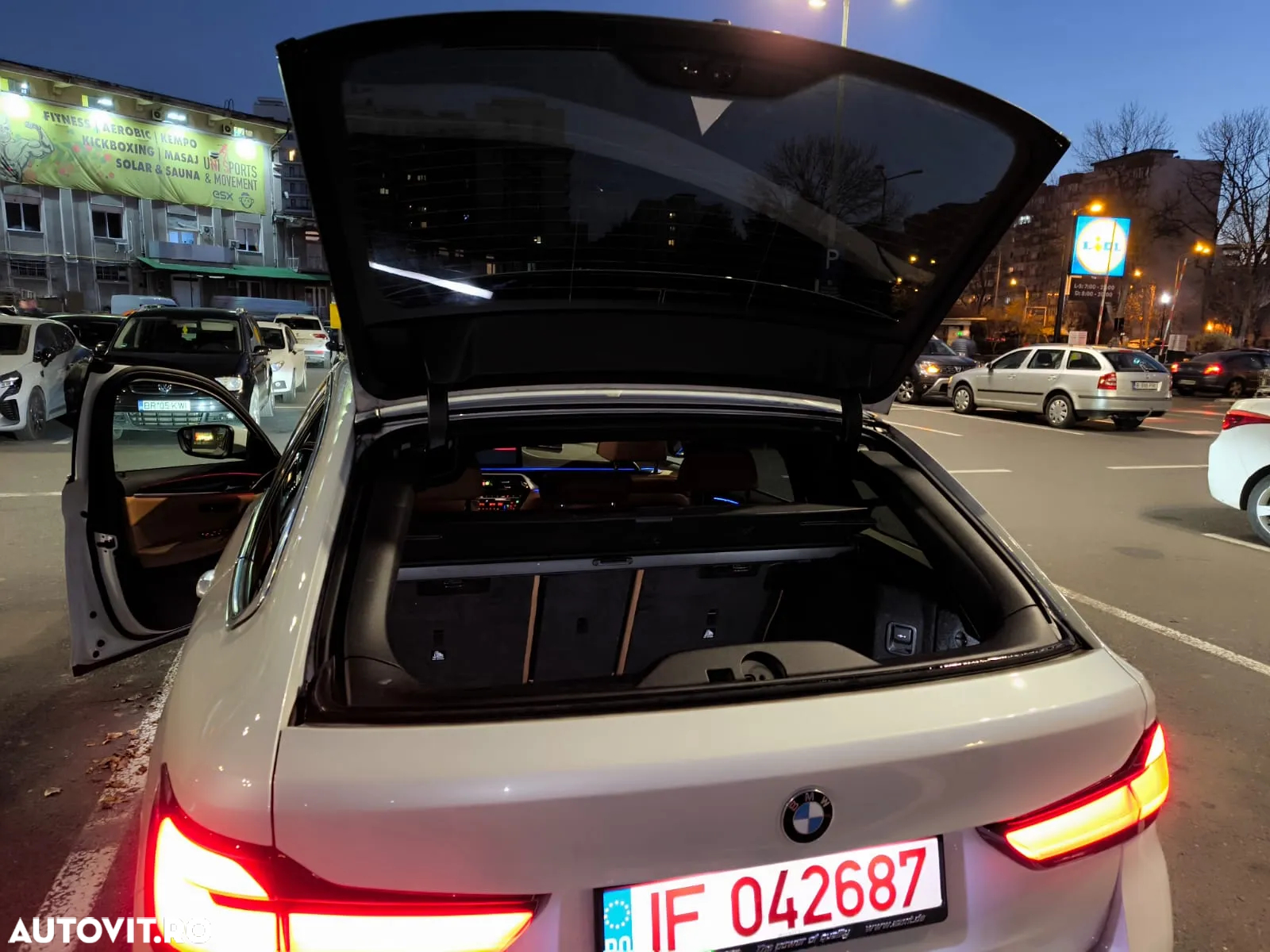 BMW Seria 5 518d AT MHEV - 28