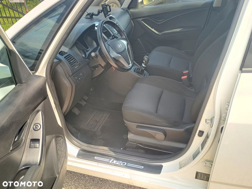 Hyundai ix20 1.6 CRDi blue YES - 7