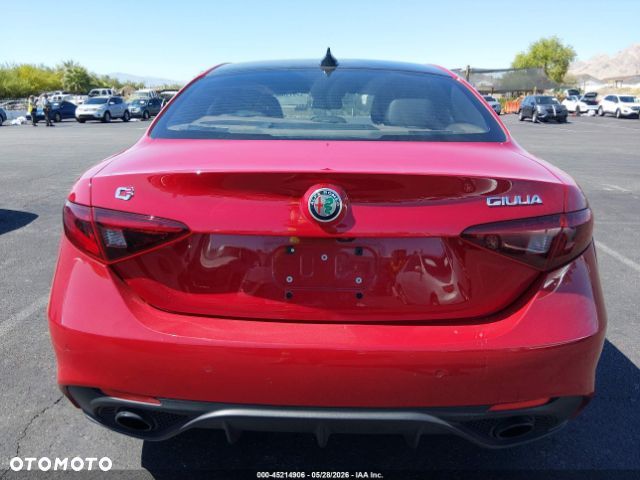 Alfa Romeo Giulia 2.0 Turbo 16V AT8 Veloce Ti - 12
