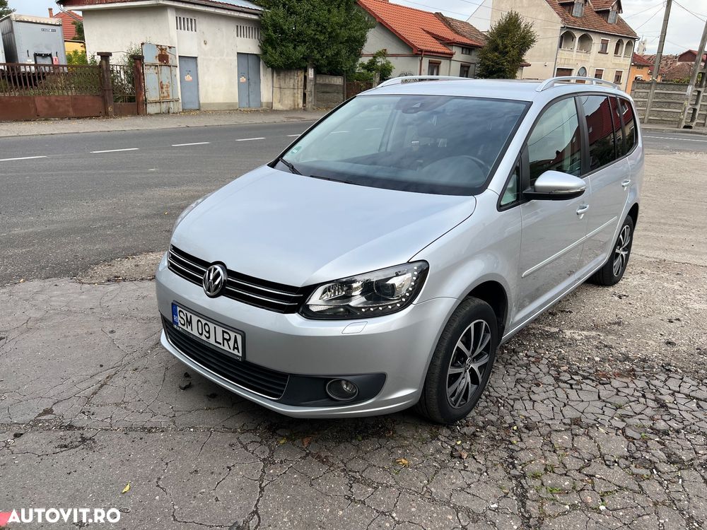 Volkswagen Touran 2.0 TDI DPF BlueMotion Technology DSG Highline - 1