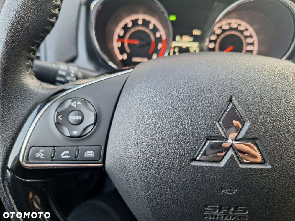 Mitsubishi ASX - 10