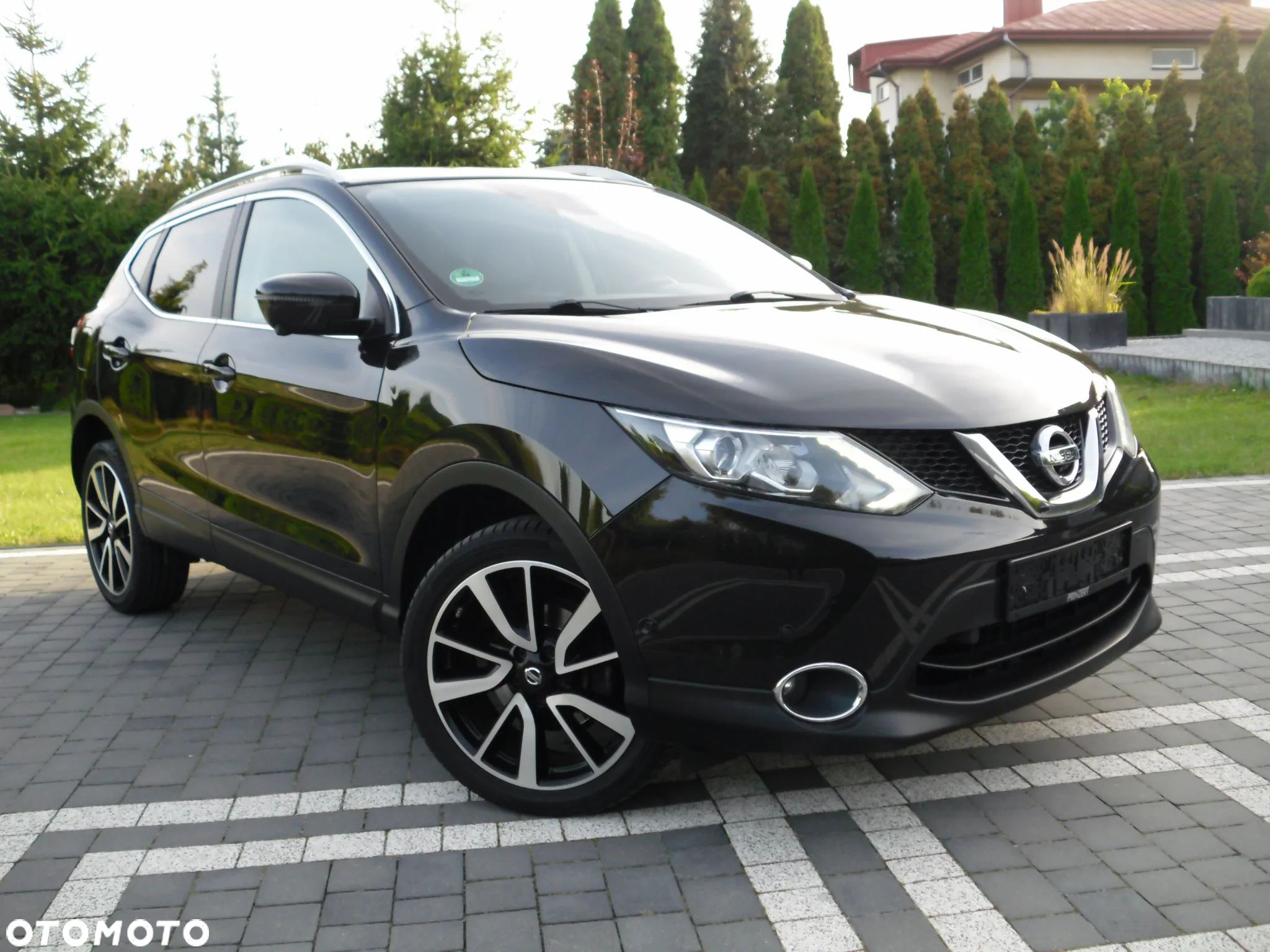 Nissan Qashqai 1.6 DIG-T TEKNA+ - 1