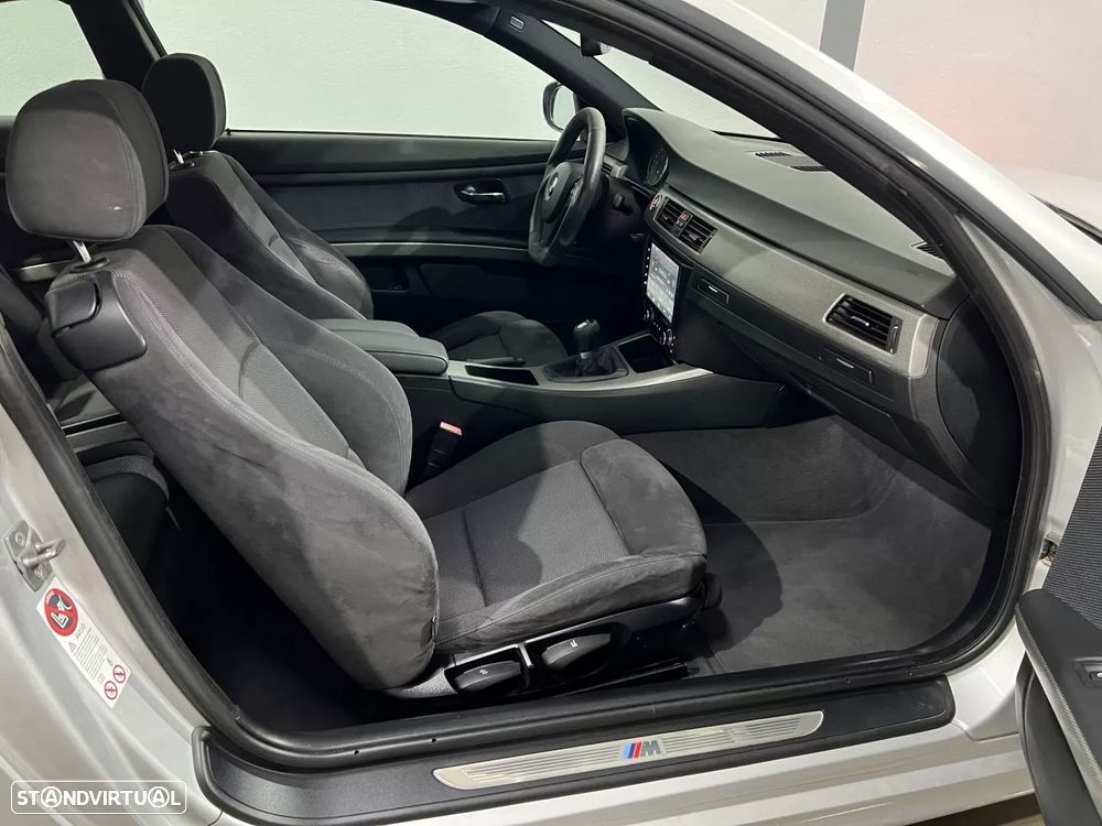 BMW 320 d Coupe Edição M - 18