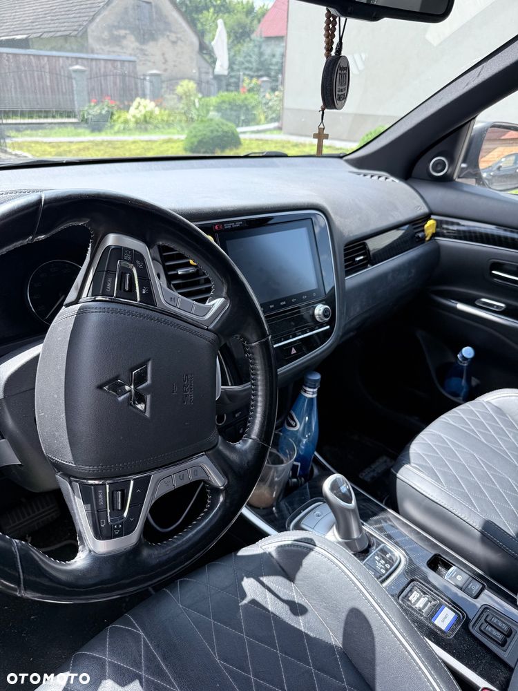 Mitsubishi Outlander - 9
