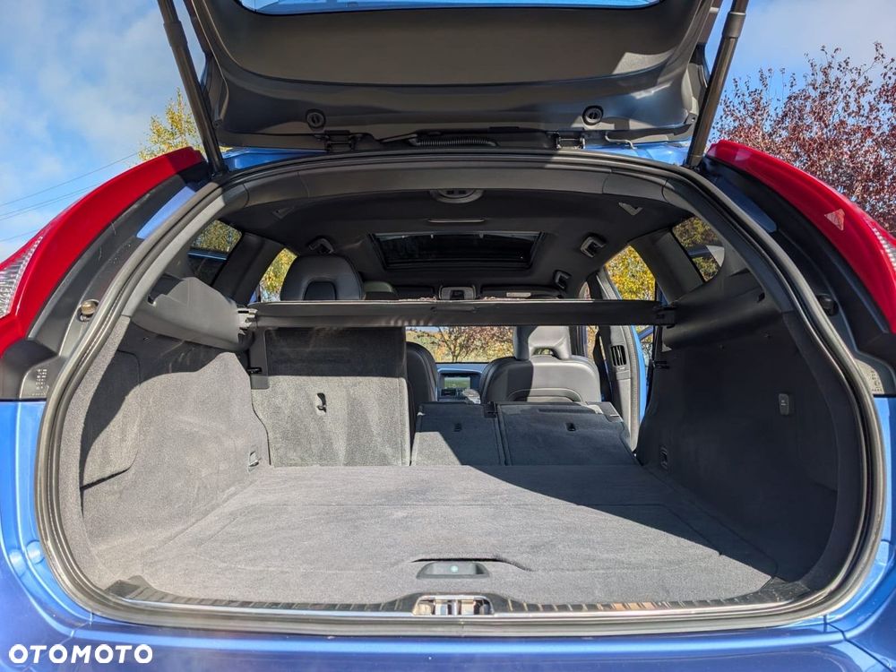 Volvo XC 60 D4 Drive-E R-Design Momentum - 34